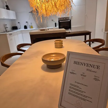 Appartement La Tete Dans Les Nuages - Chez Celeste Charleroi