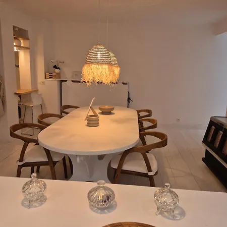 Chez Celeste - Luxueux Appartement De 100 M2, Design Et Aire De Jeux - A Proximite De La Gare Et De L'Aeroport!! דירה *