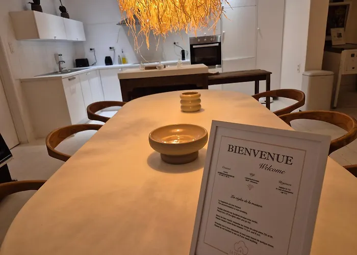 Appartement La Tete Dans Les Nuages - Chez Celeste Charleroi