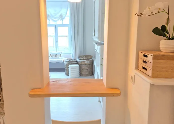 La Tete Dans Les Nuages - Chez Céleste